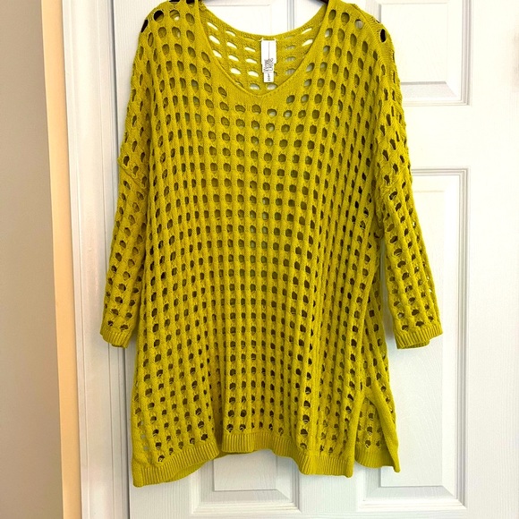 Wynne Other - Beautiful greenish Beach Cover Tunic in perfect cond.  Large, fits like an Xlg